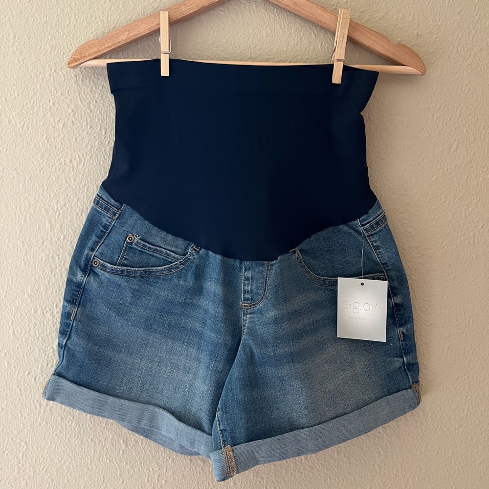 NWT, AGlow from Kohl’s, Maternity, Size 4, boyfriend shorts